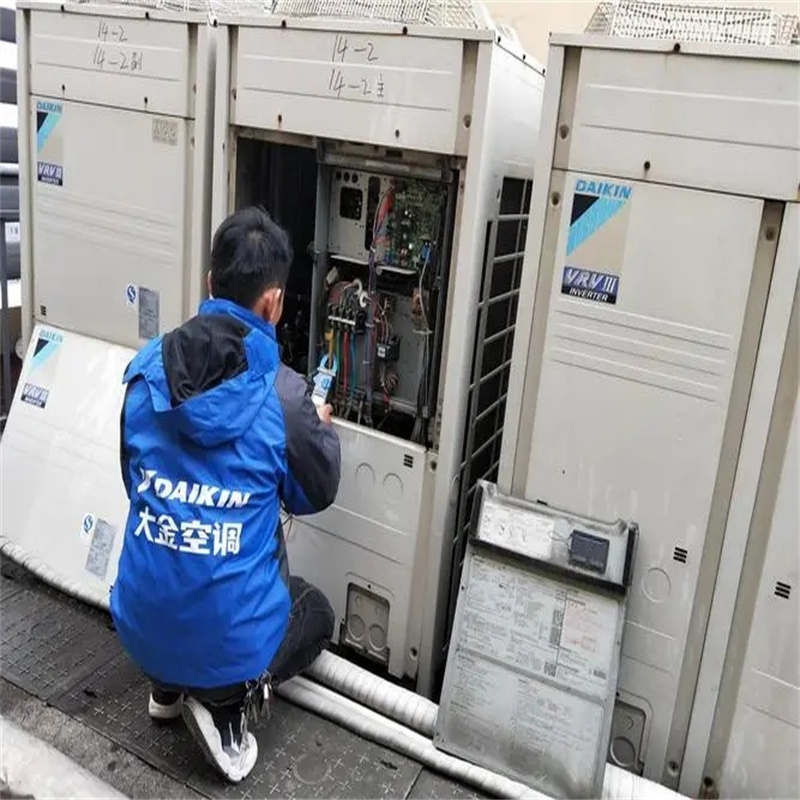 深圳宝安港隆城柜机空调跳闸故障维修